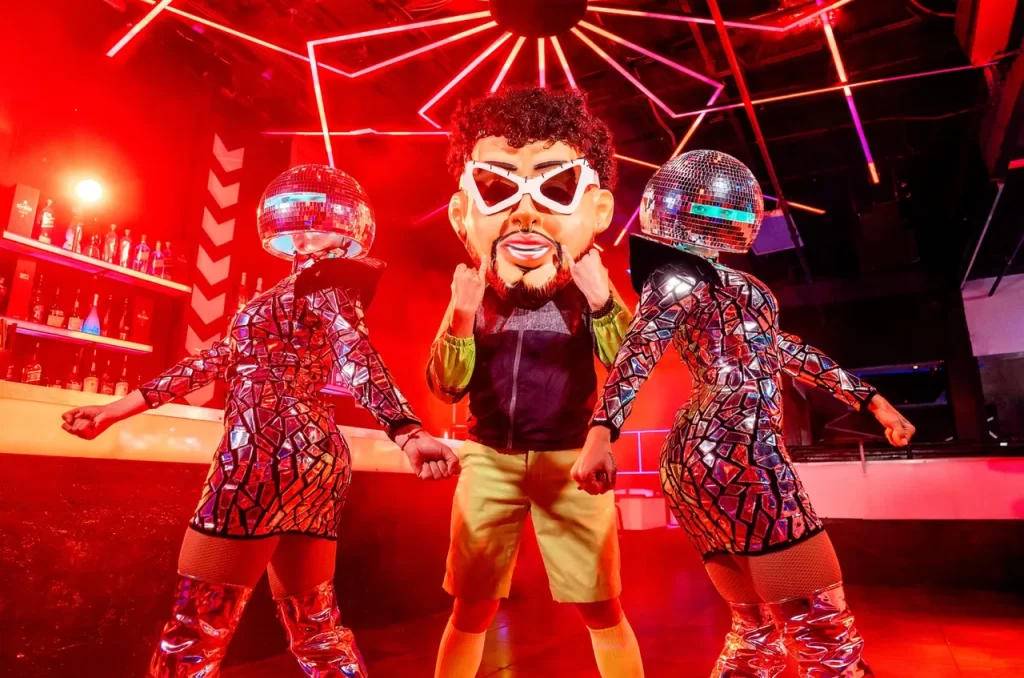 Disco Ball show in my hora loca party